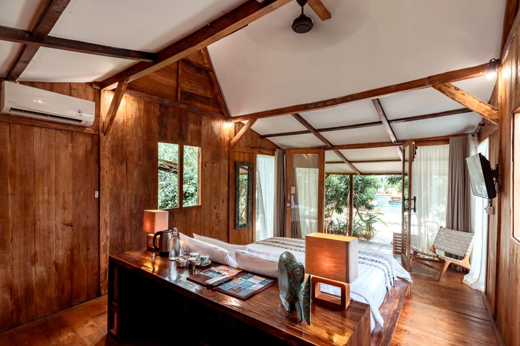 Coconut Garden Resort Гили Траванган Экстерьер фото