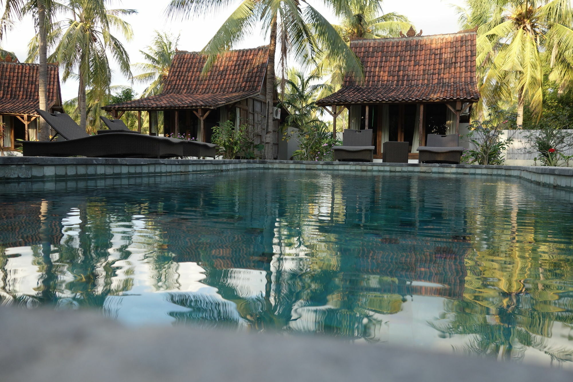 Coconut Garden Resort Гили Траванган Экстерьер фото